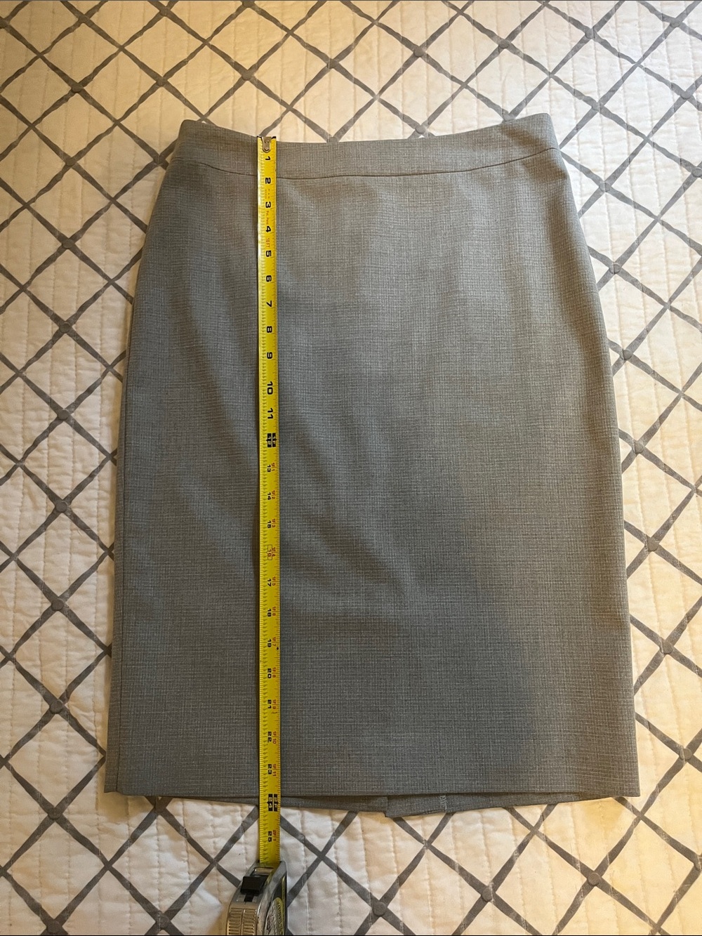 Le Chateau grey pencil skirt size 4